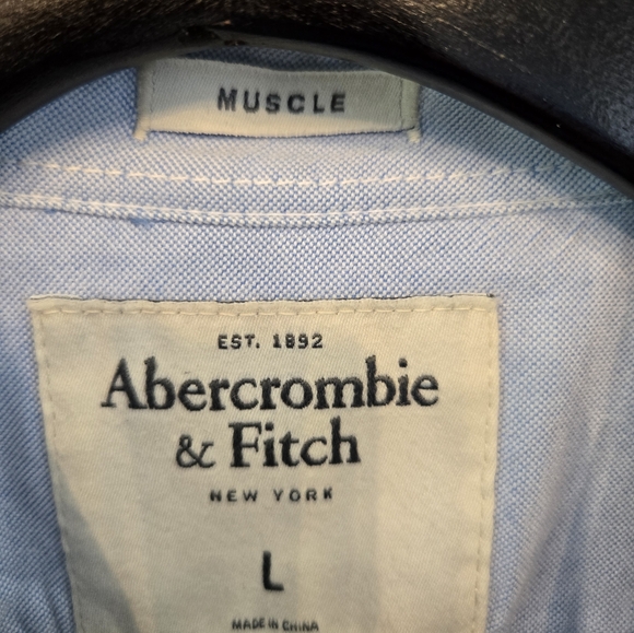 Abercrombie & Fitch Large Muscle Fit Men's Shirt - Picture 3 of 4